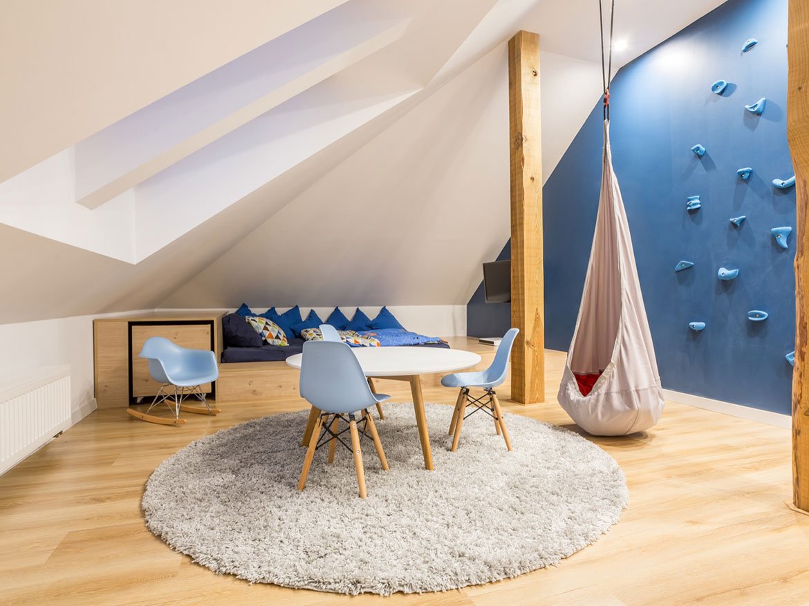 The Beautiful Blue & White Lounge - Mainline kw