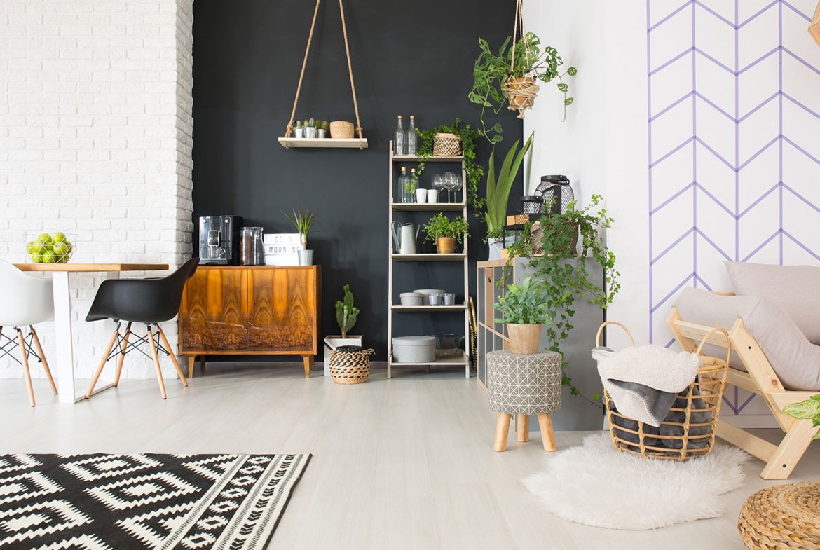 White & Black Lounge - Mainline
