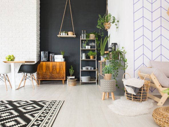 White & Black Lounge - Mainline