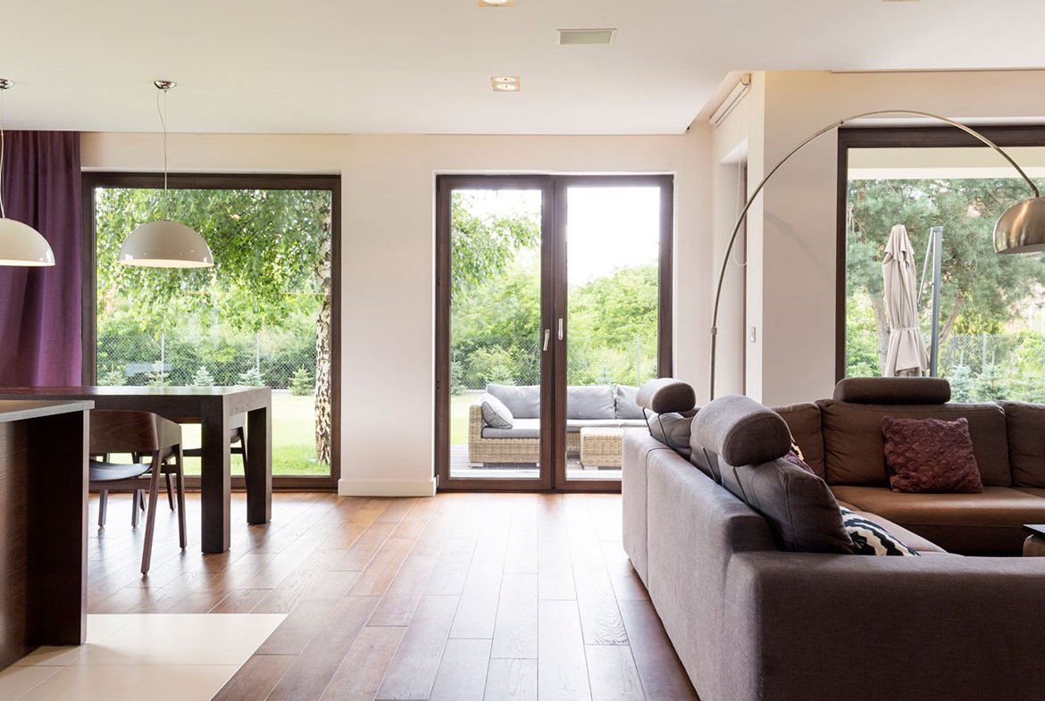 Brown Lounge Interior - Mainline KW