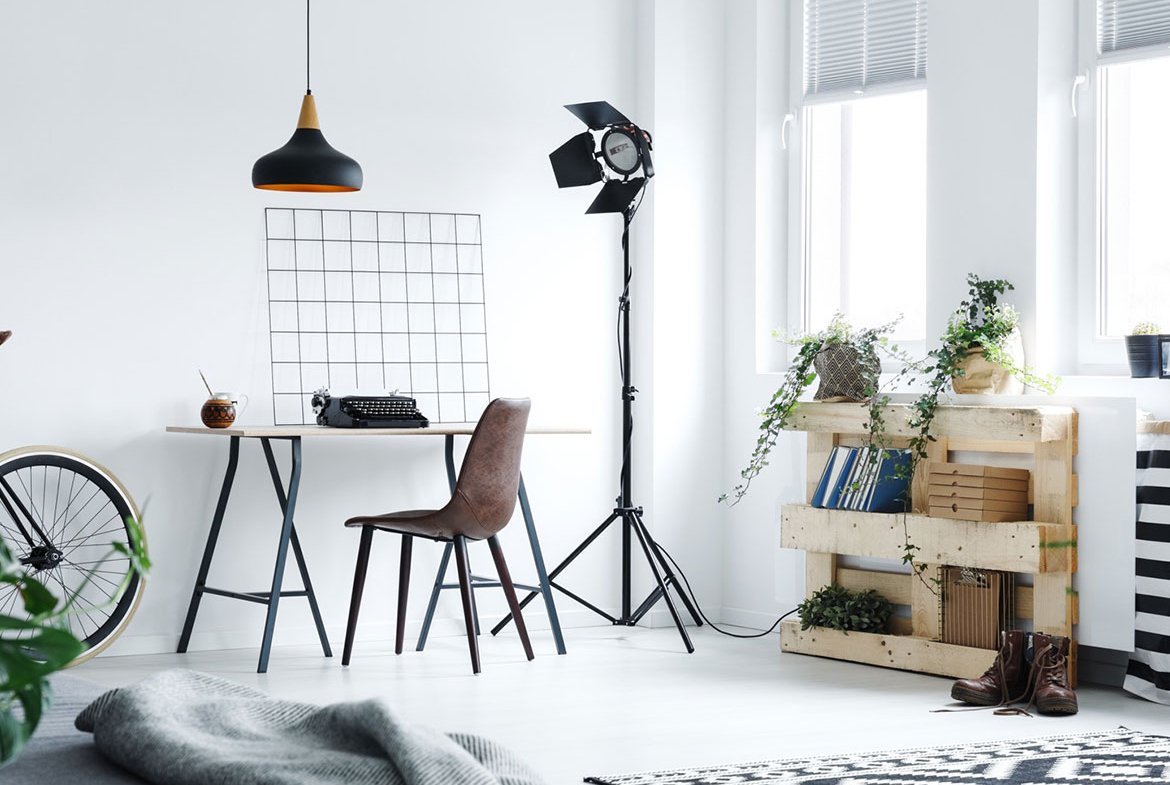 Beautiful White & Workspace Interior - Mainline KW