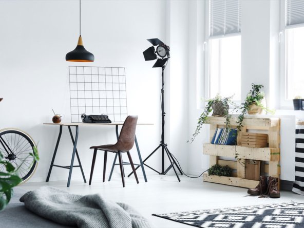 Beautiful White & Workspace Interior - Mainline KW
