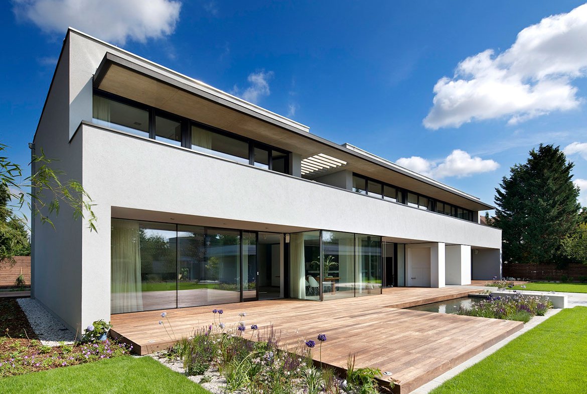 Gorgeous Villa For Sale - Mainline KW