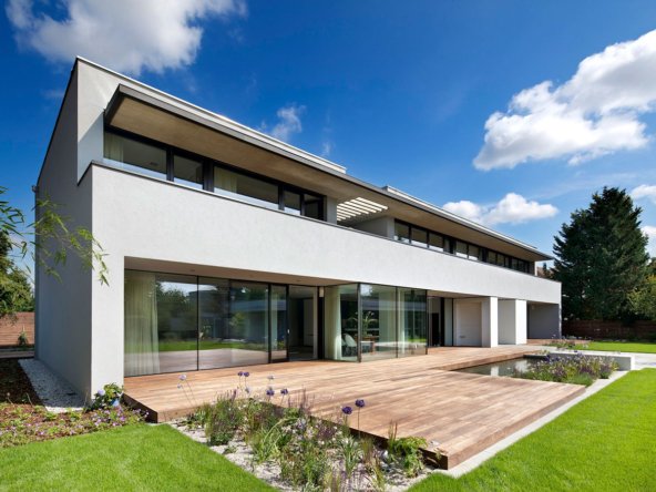 Gorgeous Villa For Sale - Mainline KW