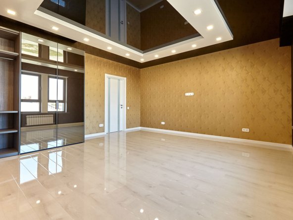 Brown Interior With Good Lights